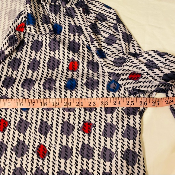 Lady Winston New York 1970s Vintage V-neck 3/4 Sleeve Blouse Geometric Design. - Picture 10 of 10